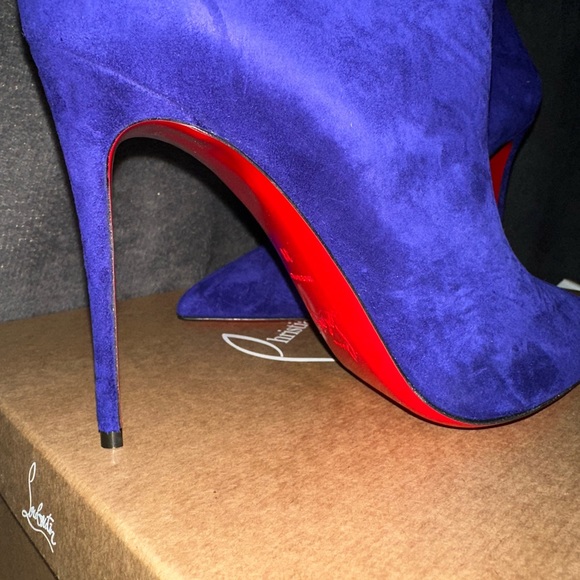 Christian Louboutin - Picture 9 of 10